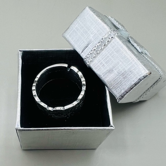 Keith Haring Inspired S925 Sterling Silver Ring With Wavy Design ♥️ Size 8 - Picture 3 of 8